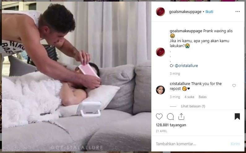 Ngerjain waxing alis. (Instagram/@goalsmakeuppage)