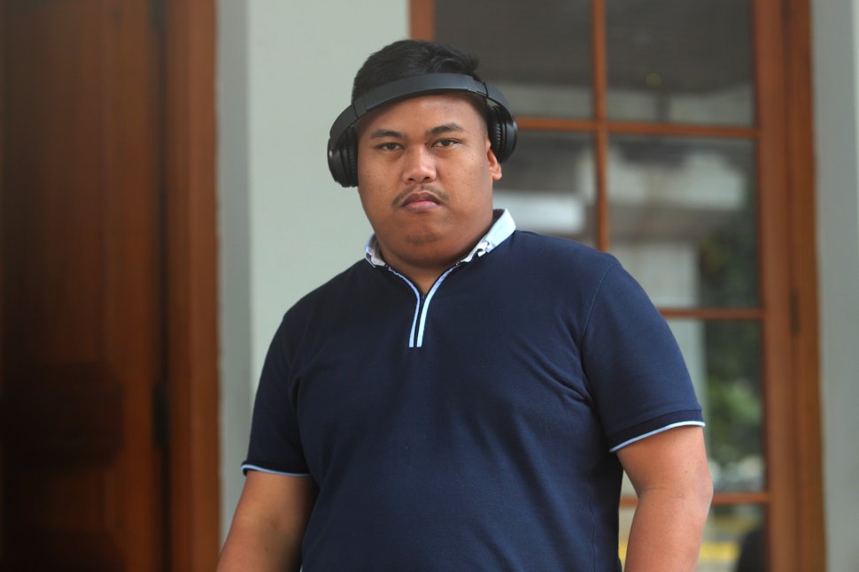 Muhammad Akbar alias Asisten Pribadi berfoto saat berkunjung ke Redaksi Pahami.id, Jakarta, Kamis (16/5). [Pahami.id/Muhaimin A Untung]
