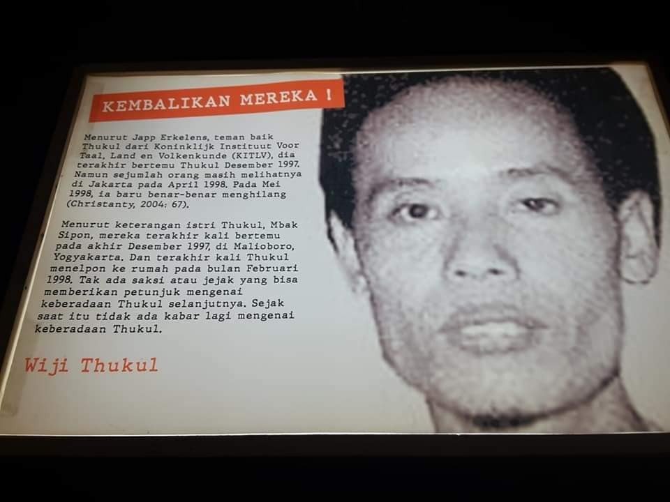 Wiji Thukul, hilang pada akhir 1998. Ia terakhir terlihat di Utan Kayu, Matraman, Jakarta Timur.