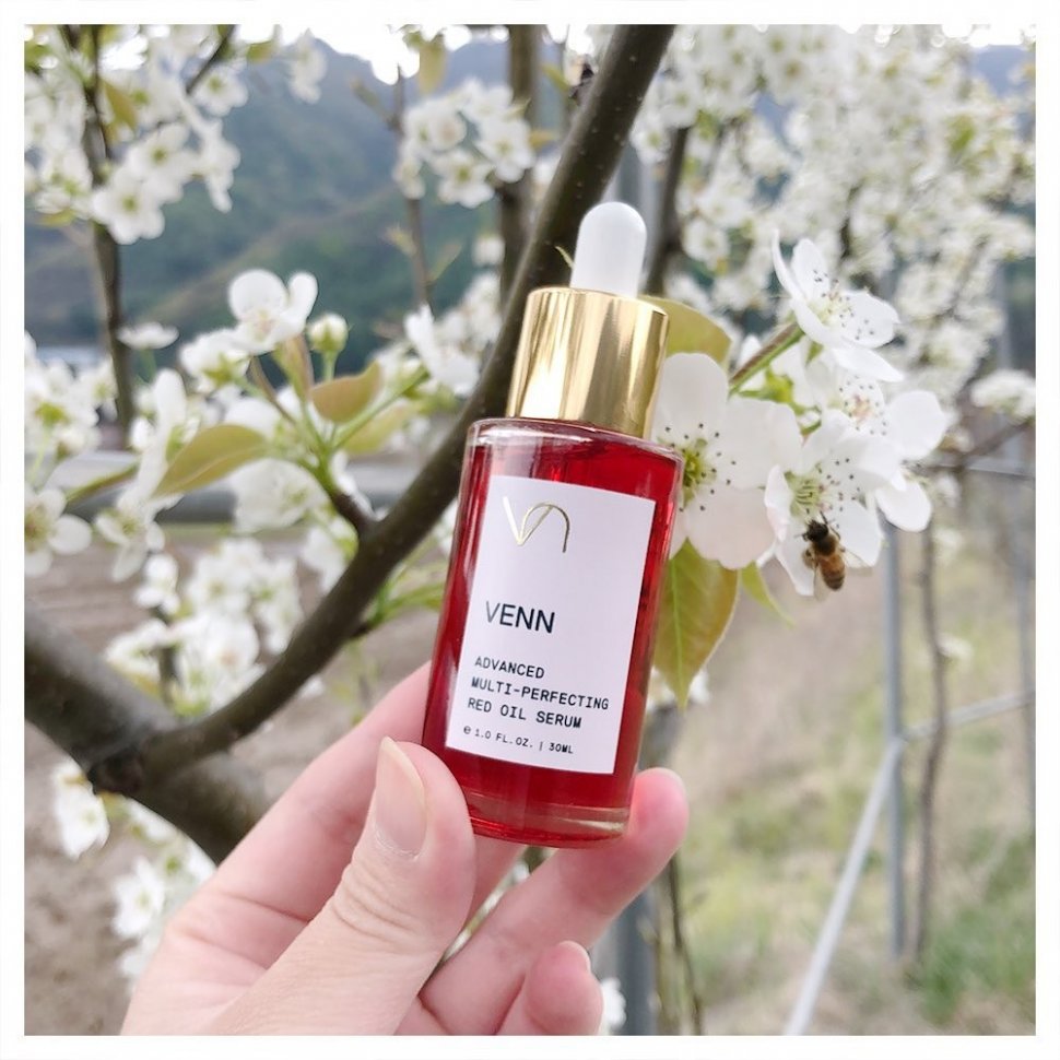 Advanced Multi-Perfecting Red Oil Serum dari VENN Skincare. (Instagram/@vennskincare_kr)