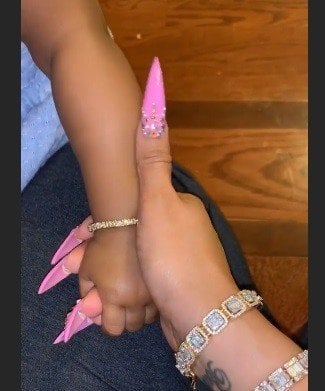 Gelang Kulture. (Instagram/@iamcardib)