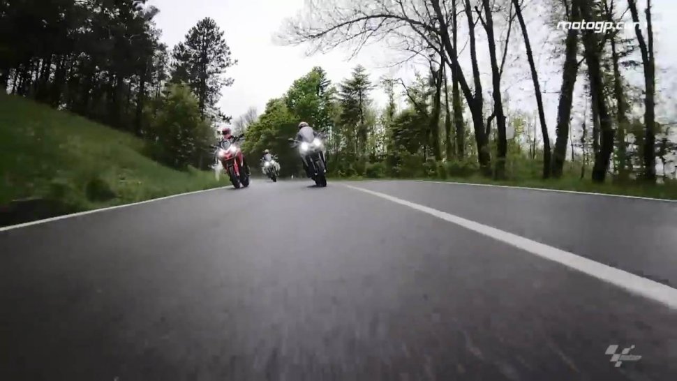 Serasa Mudik, Trio Rider Italia Riding ke Mugello Naik Moge Ducati. (YouTube/MotoGP)