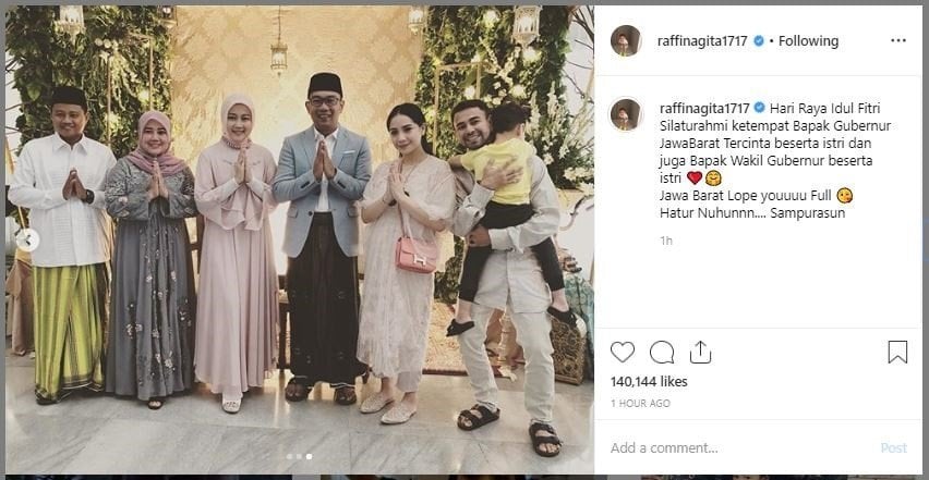 Gaya fesyen lebaran artis. (Instagram/@raffinagita1717)