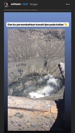 Selebgram niat liburan ke Kawah Ijen malah kesasar di Gunung Bromo. (Twitter/arirhams)