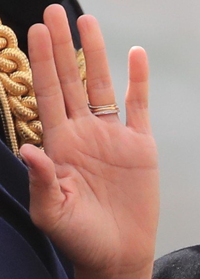 Cincin keabadian Meghan Markle. (Twitter/@meghansmirror)