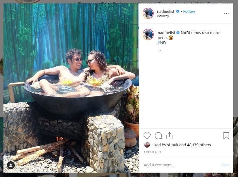 Nadine dan Dimas mandi pakai kuali di Boracay, Filipina (instagram.com/nadinelist)