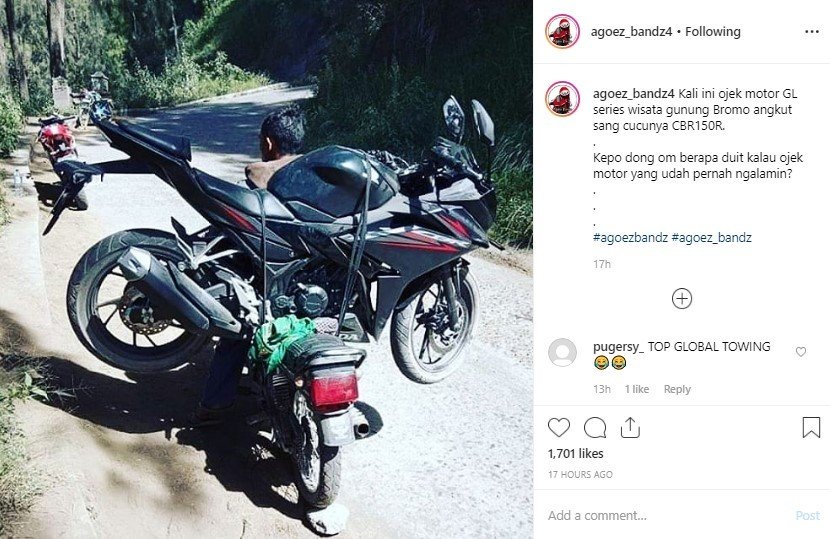 Sepeda Motor Honda CBR150R Digendong Ojek Angkut Motor di Bromo. (Instagram/agoez_bandz4)