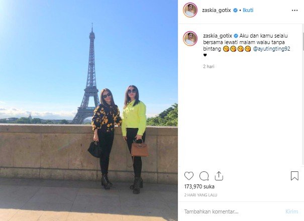 Zaskia Gotik liburan ke Paris. (Instagram/@zaskia_gotix)