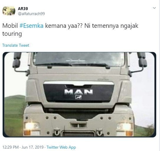 Warganet Kembali Sindir Mobil Esemka. (Twitter)