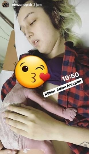 Istri Reza Smash, Fabiola, melahirkan anak pertama. [instagram/mrezanugrah]