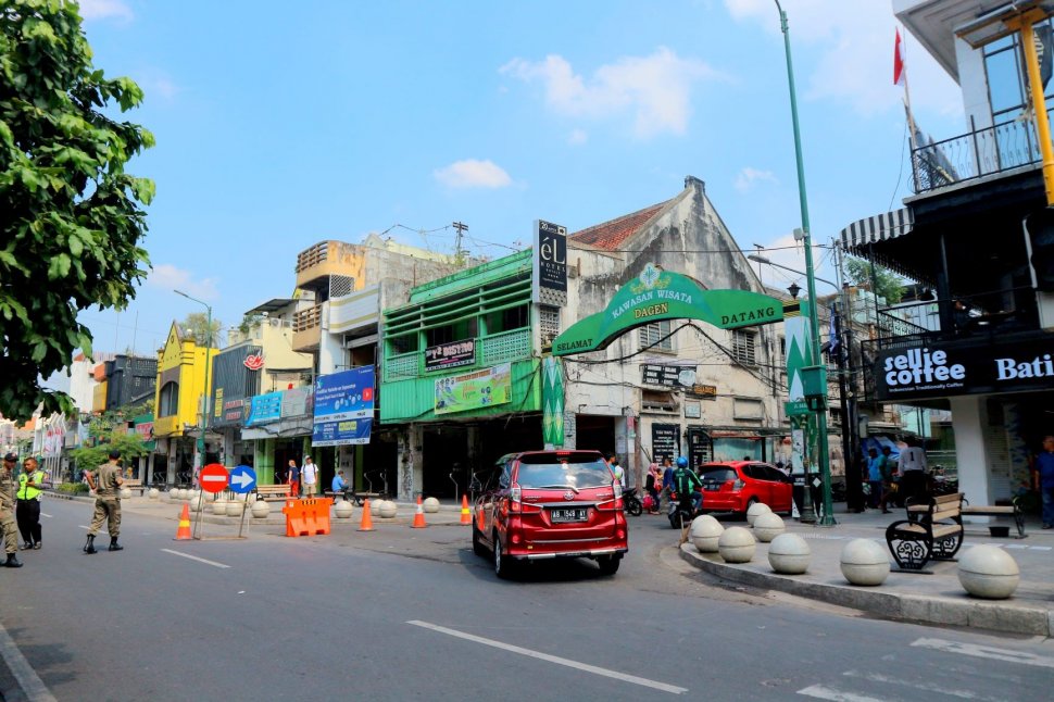 Pengalihan kendaraan bermotor ke arah Dagen, Malioboro. (Suara/Arendya)