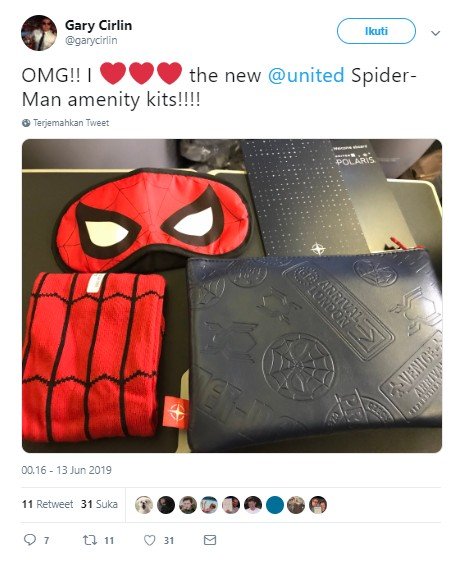 Amenity kit bertema Spiderman dari United Airlines. (Twitter/garycirlin)
