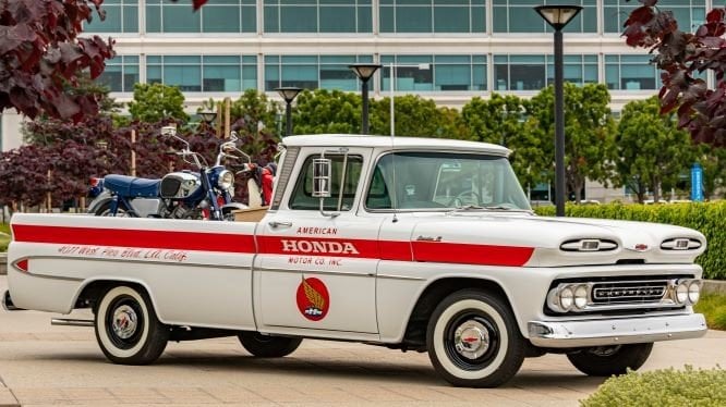 Mobil Pikap Chevrolet Apache 10 yang Direstorasi Honda. (Honda)