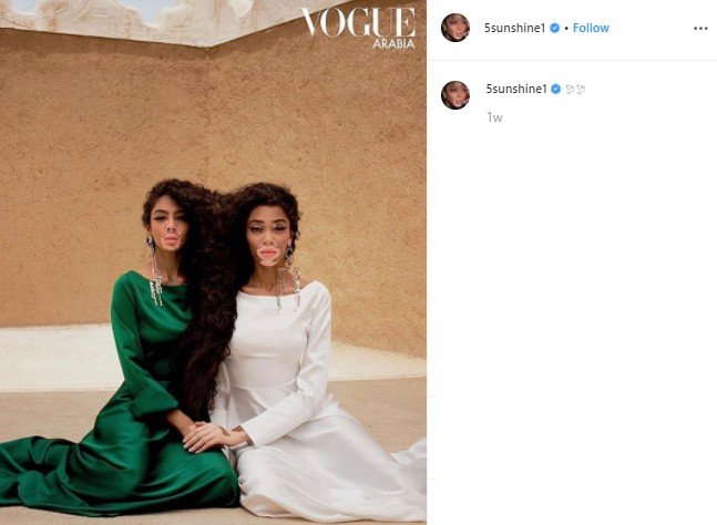 Winnie Harlow dan Shahad Salman di cover majalah Vogue Arabia. (Instagram/@5sunshine1)