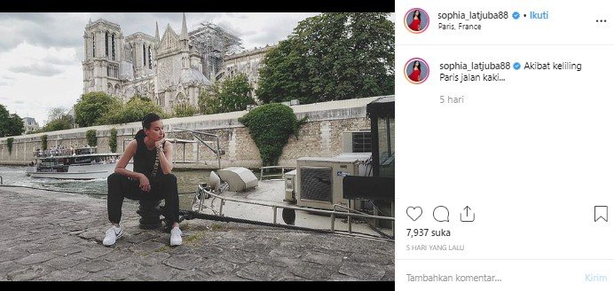 Gaya liburan Sophia Latjuba di Eropa bak ABG. (Instagram/@sophia_latjuba88)