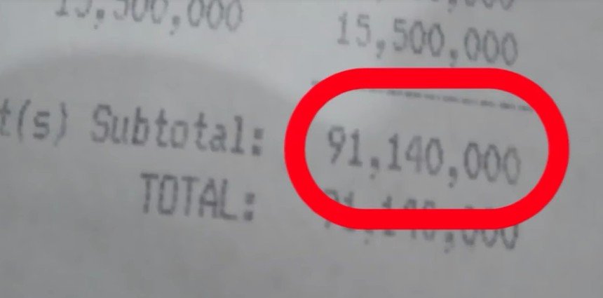 Total belanjaan Rizky Febian di Gucci. (YouTube/VJ Laissti)