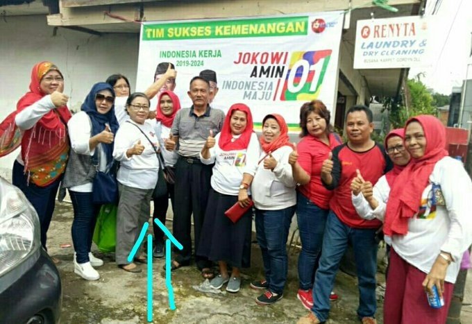 Sosok Oma Yanti dan relawan Jokowi. [Twitter]