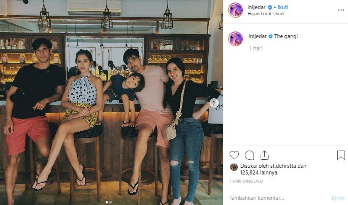 Gaya liburan Jessica Iskandar di Bali. (Instagram/@inijedar)