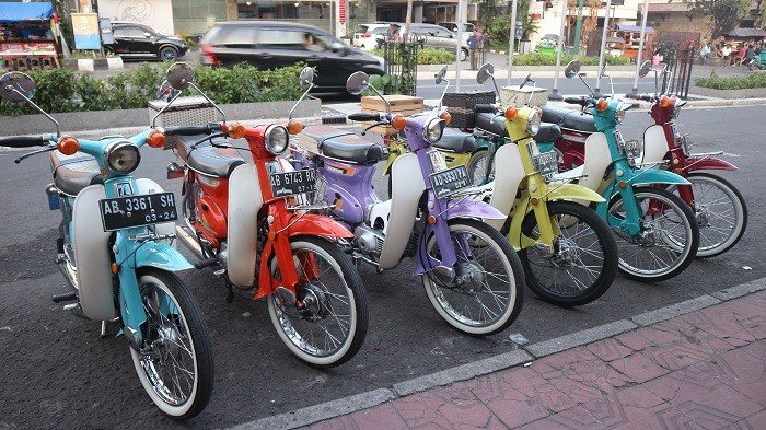 Jadi Kendaraan Touring, Begini Tips Merawat Honda C70 ala Pitung Rangers