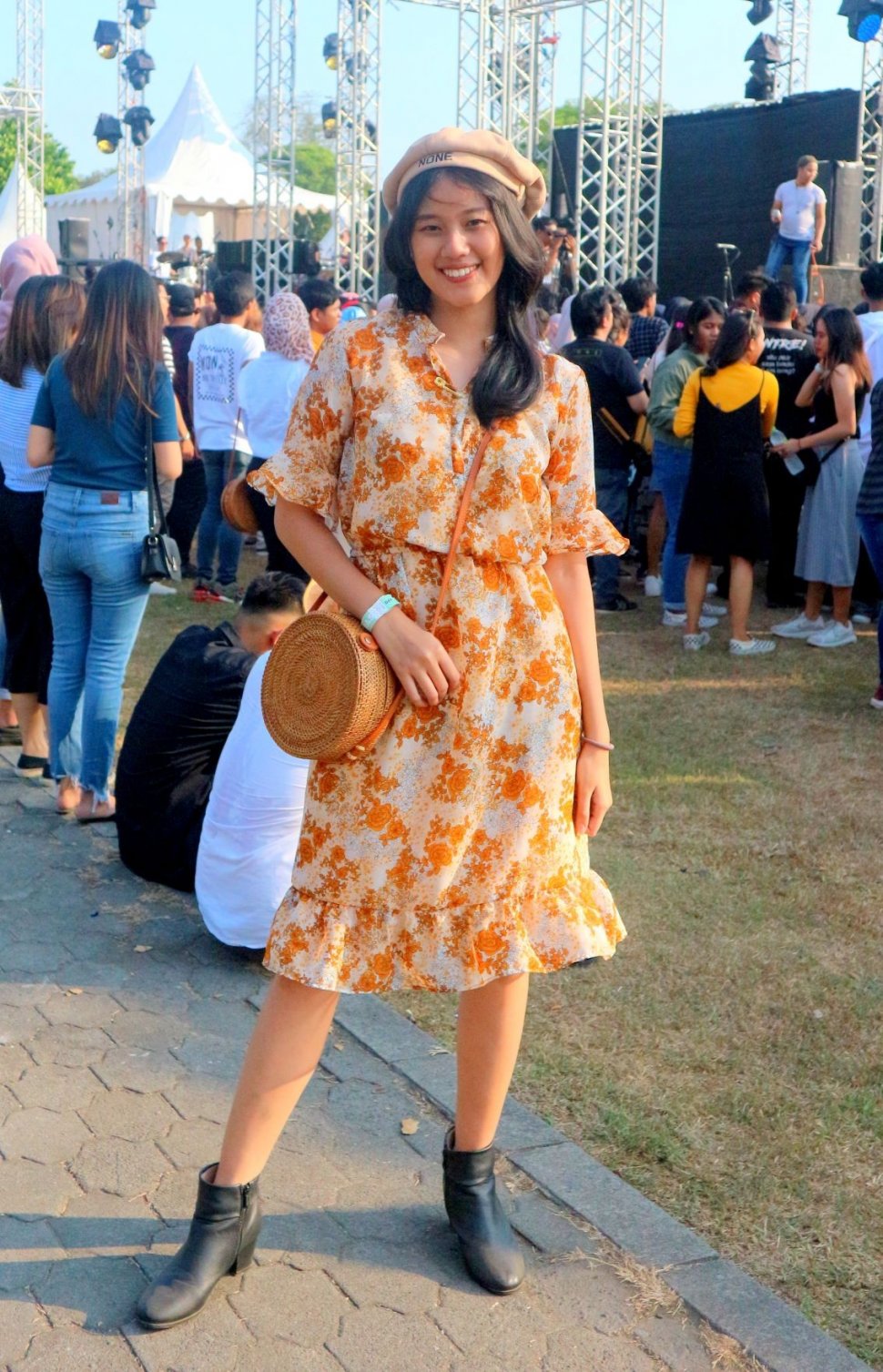 Outfit penonton acara Prambanan Jazz 2019. (Arendya/Suara)