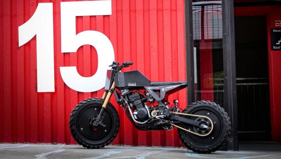 Kawasaki Ninja 250 R Scrambler karya Droog Moto. (silodrome.com) 