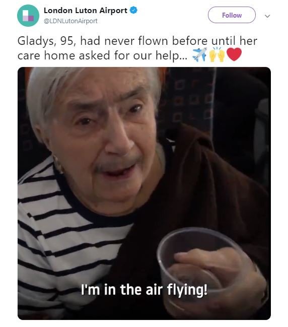 Nenek 95 tahun pertama kali naik pesawat (twitter.com/LDNLutonAirport)