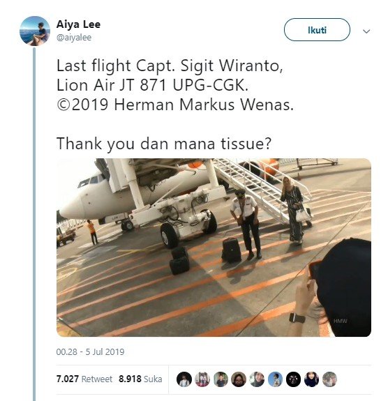 Viral, video pilot purna jabatan ini membuat warganet terharu. (Twitter/@aiyalee)