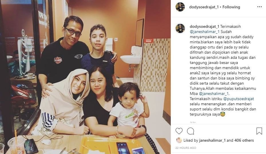 Doddy Sudrajat bersama keluarganya dan Jane Shalimar. [instagram/dodysoedrajat_1]