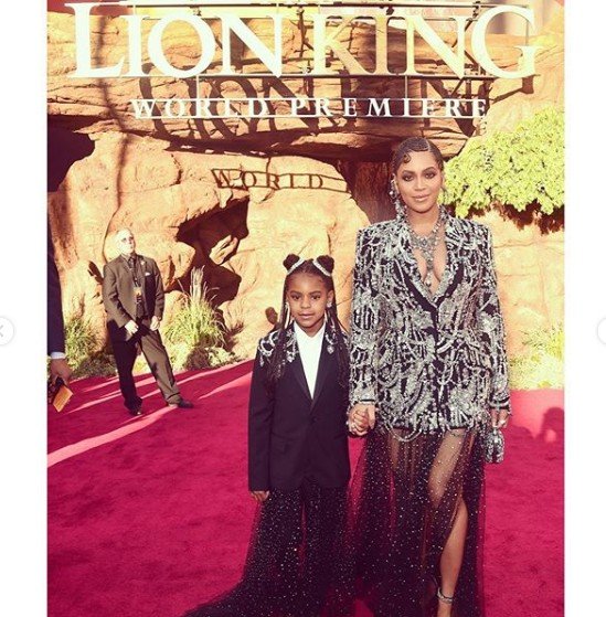 Penampilan Beyonce dan Blue Ivy di red carpet. (Instagram/@beyonce)