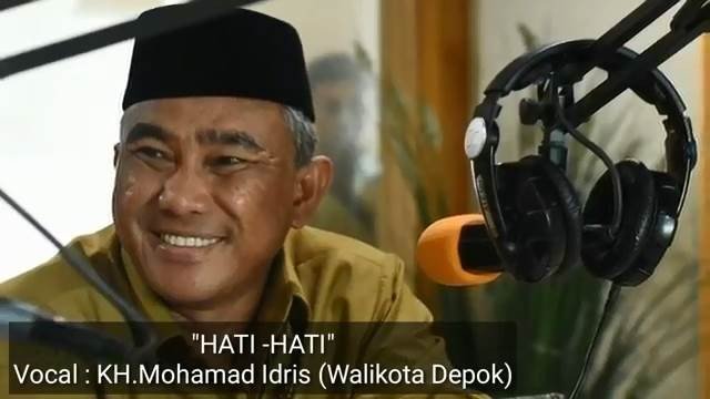 Lagu Hati-Hati yang DInyanyikan Walikota Depok, Mohamad Idris. (YouTube/Dishub Depok)