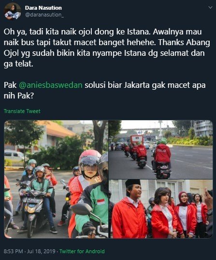 Kader PSI Naik Ojek Online Gojek ke Istana Negara. (Twitter/daranasution_)