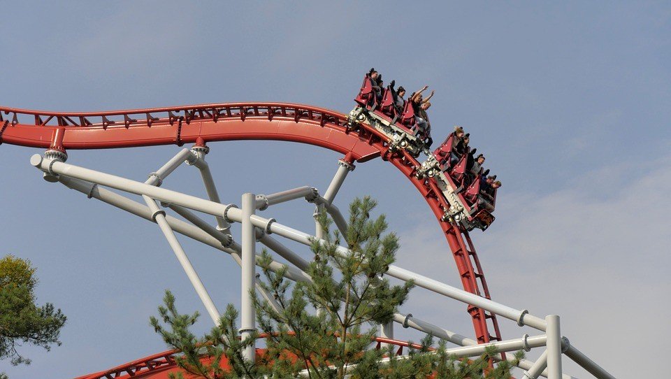 Ilustrasi roller coaster. (Pixabay/dlonher)