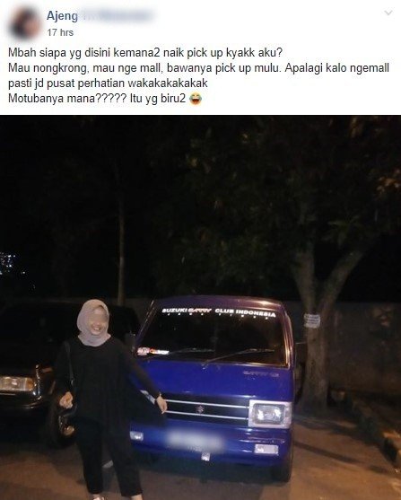 Wanita di Jatim Naik Mobil Pikap Ke Mana-mana. (Facebook/Ajeng)