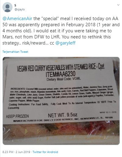 Bikin Auto Nggak Laper, Penumpang Ini Dapat Makanan Kadaluasa 16 Bulan di Pesawat. (Twitter/@sjaytx)