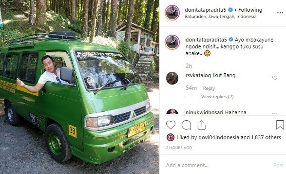 Doni Tata Pradita Jadi Sopir Angkot di Purwokerto. (Instagram/donitatapradita5)