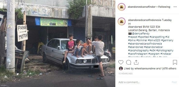 BMW 520i E34 di Serang, Banten. (Instagram/abandonedcarsofindonesia)