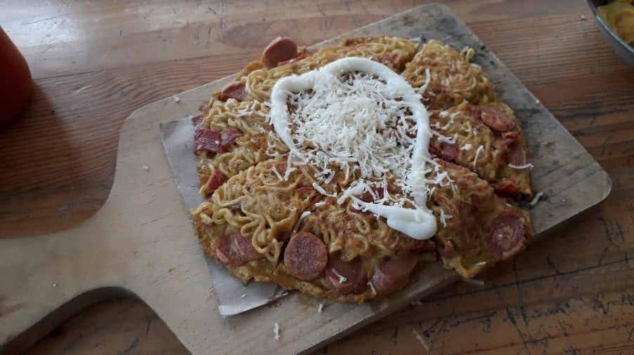 Pizza mi di Warunk Exito. (Suara.com/Dinda Rachmawati)