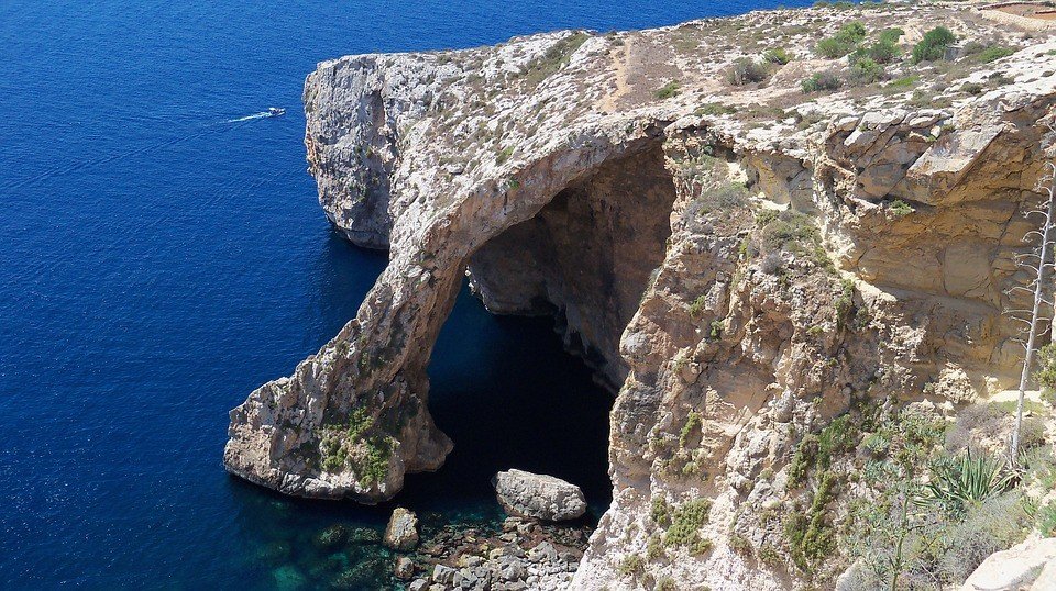 Blue Grotto. (Pixabay/Lino999)