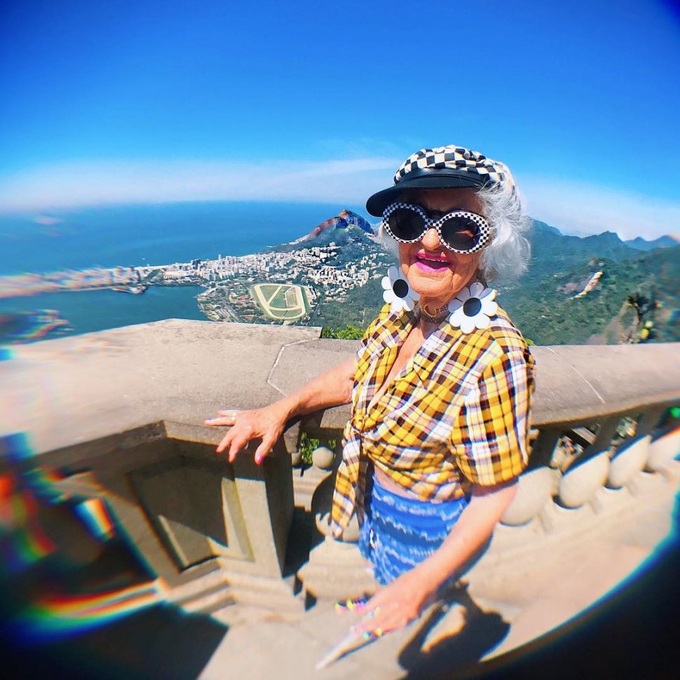 Gaya Liburan Nenek Gaul Helen van Winkle (instagram.com/baddiewinkle)