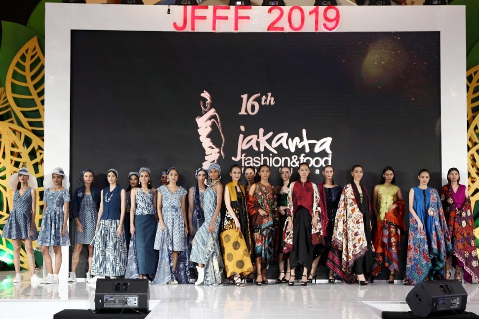 Yayasan Batik Indonesia tampil di Jakarta Food and Fashion Festival 2019. (Dok. Yayasan Batik Indonesia)