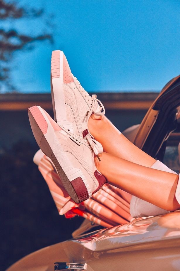 Puma X Selena Gomez Luncurkan Sepatu Kets Bernuansa Retro. (Mirror)