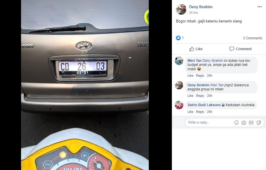 Mobil Diplomat Asing Pakai Mobil Legendaris. (Facebook)