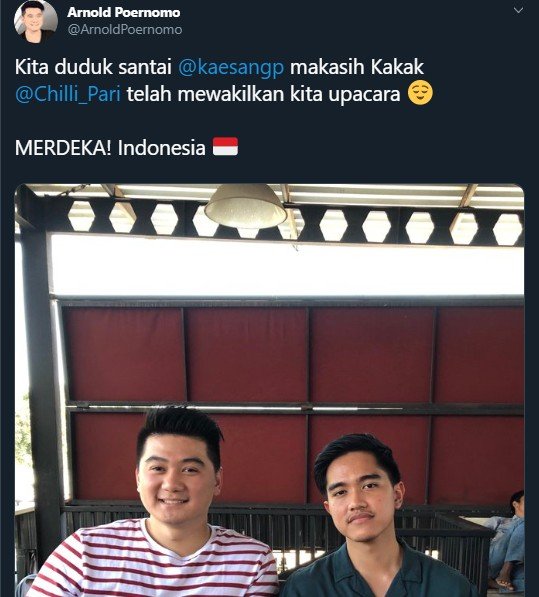 Ini yang Dilakukan Kaesang saat Gibran Upacara HUT RI di Istana. (twitter.com/ArnoldPoernomo)