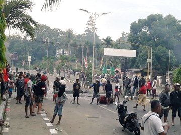 Aksi demonstrasi di Kota Manokwari, Papua Barat. (Foto: Twitter)
