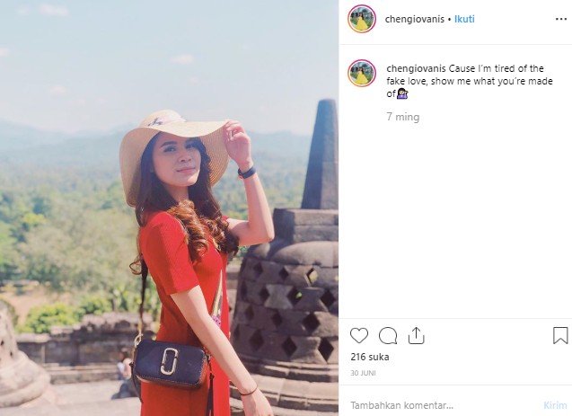 Potret liburan Chen Giovani, sosok yang diduga calon menantu Hotman Paris. (Instagram/@chengiovanis)