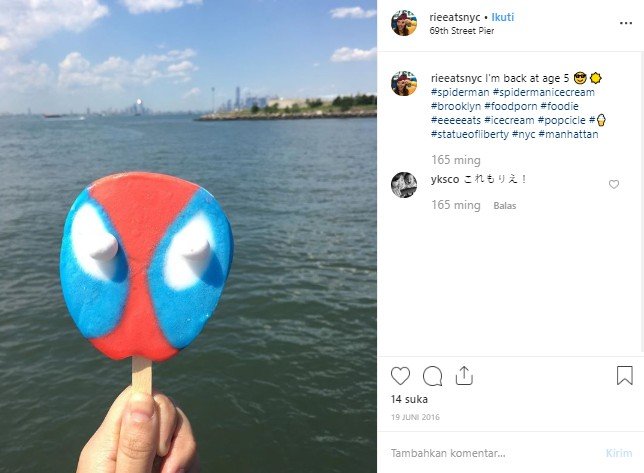 Kuliner bertema Spiderman. (Instagram/@rieeatsnyc)