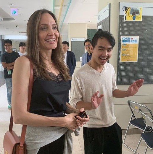 Angelina Jolie dan Maddox.  (Instagram / @ xx_efu)