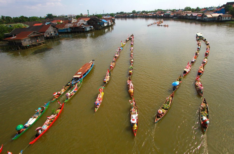  Festival  Wisata Budaya Pasar  Terapung