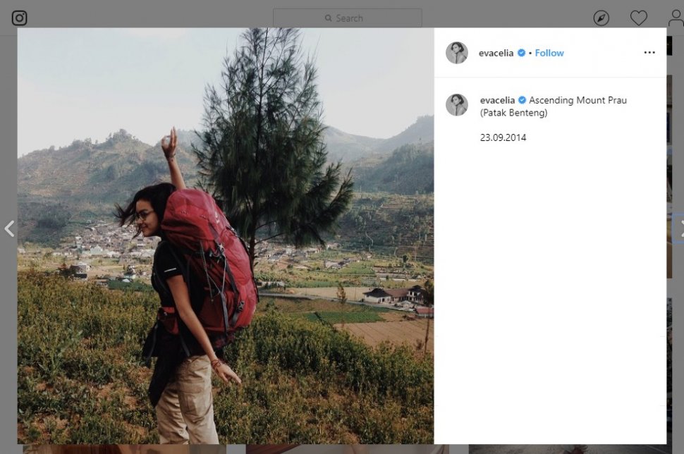 Gaya backpacker artis cantik. (instagram.com/evacelia)