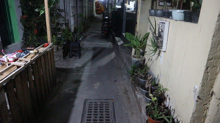 Gang sempit di muka rumah dan indekos Heri Waluya di Kampung Bausasran [Suara.com Adit]